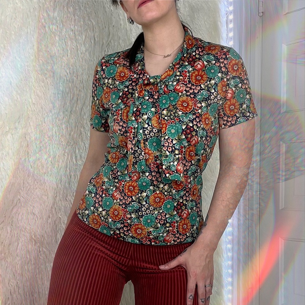 Vintage 90s In Bloom Colorful Tie Short Sleeve Shirt